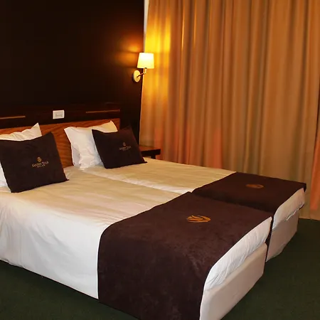 Отель The Lince 4*